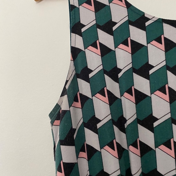 **$5 SALE** Pixley Green Geometric Light Weight Mini Dress - Picture 3 of 5